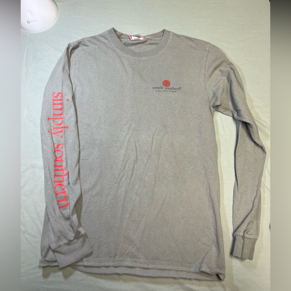 GRAPHIC TEES